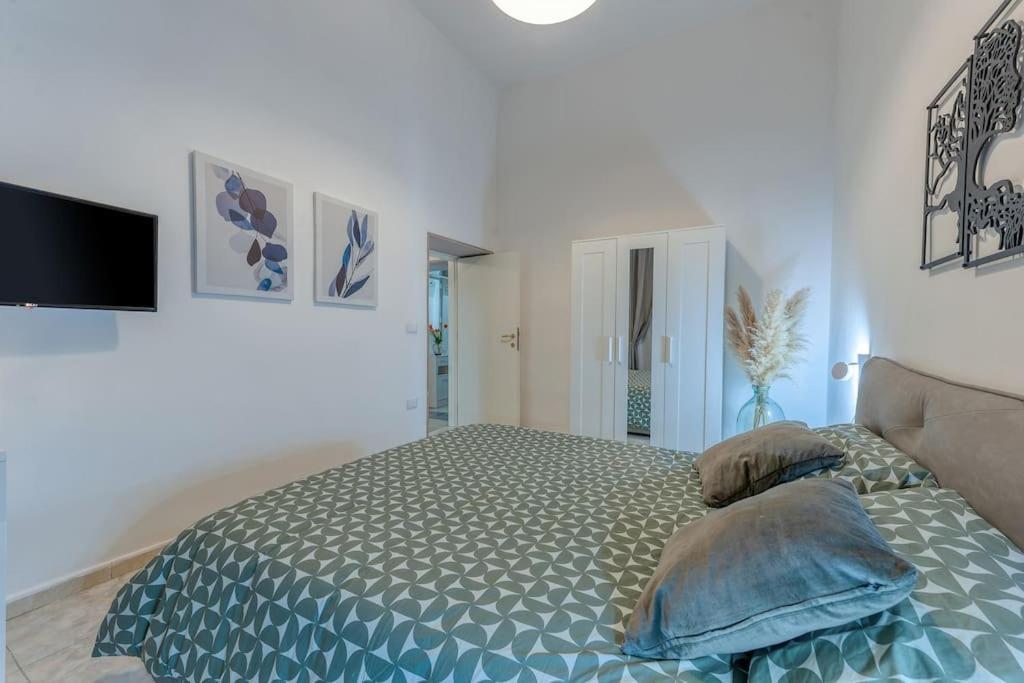 Nest 27